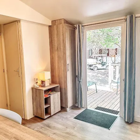 3 Bedroom Chalets Camping Lei Suves - Joycasa Roquebrune-sur-Argens Exterior photo