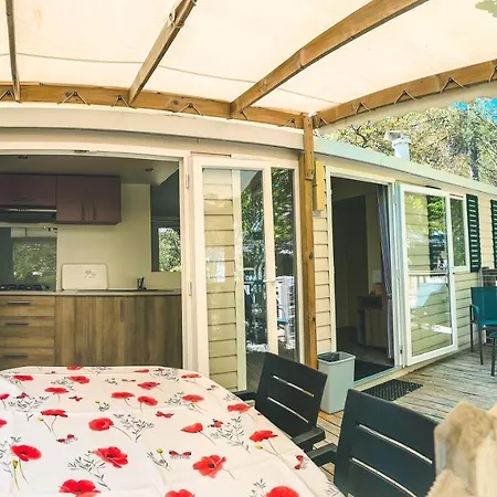 3 Bedroom Chalets Camping Lei Suves - Joycasa Roquebrune-sur-Argens Exterior photo